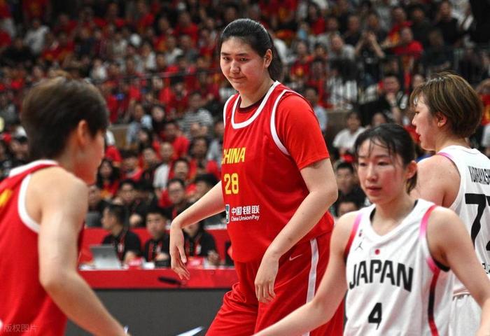 中国女篮打出历史性高度，日本女篮打出世界级空切